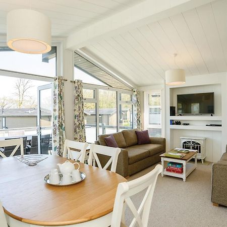 فندق Woodside Coastal Retreat Fishbourne  المظهر الخارجي الصورة