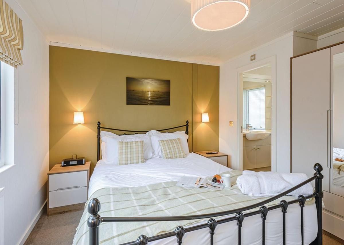 فندق Woodside Coastal Retreat Fishbourne  المظهر الخارجي الصورة