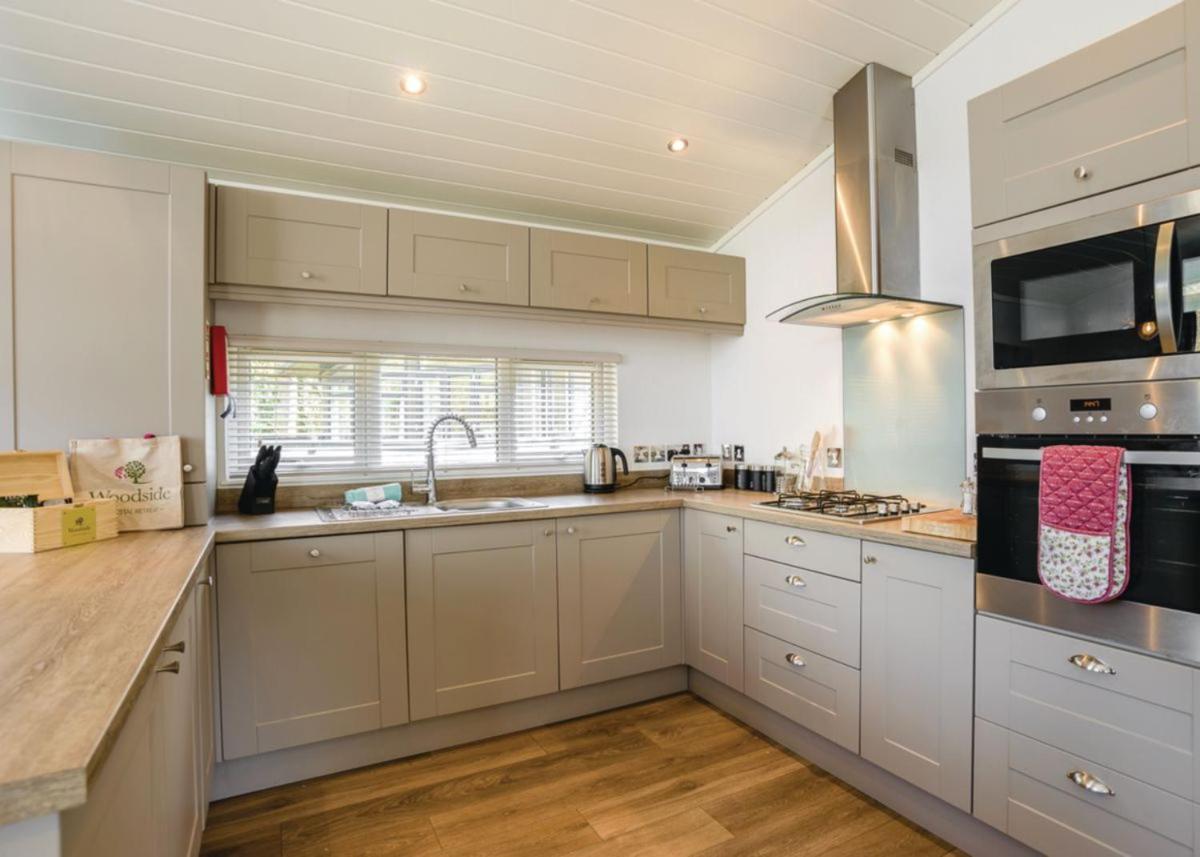 فندق Woodside Coastal Retreat Fishbourne  المظهر الخارجي الصورة