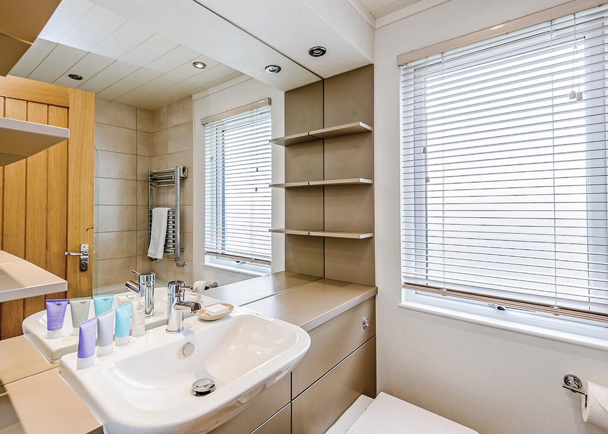 فندق Woodside Coastal Retreat Fishbourne  الغرفة الصورة