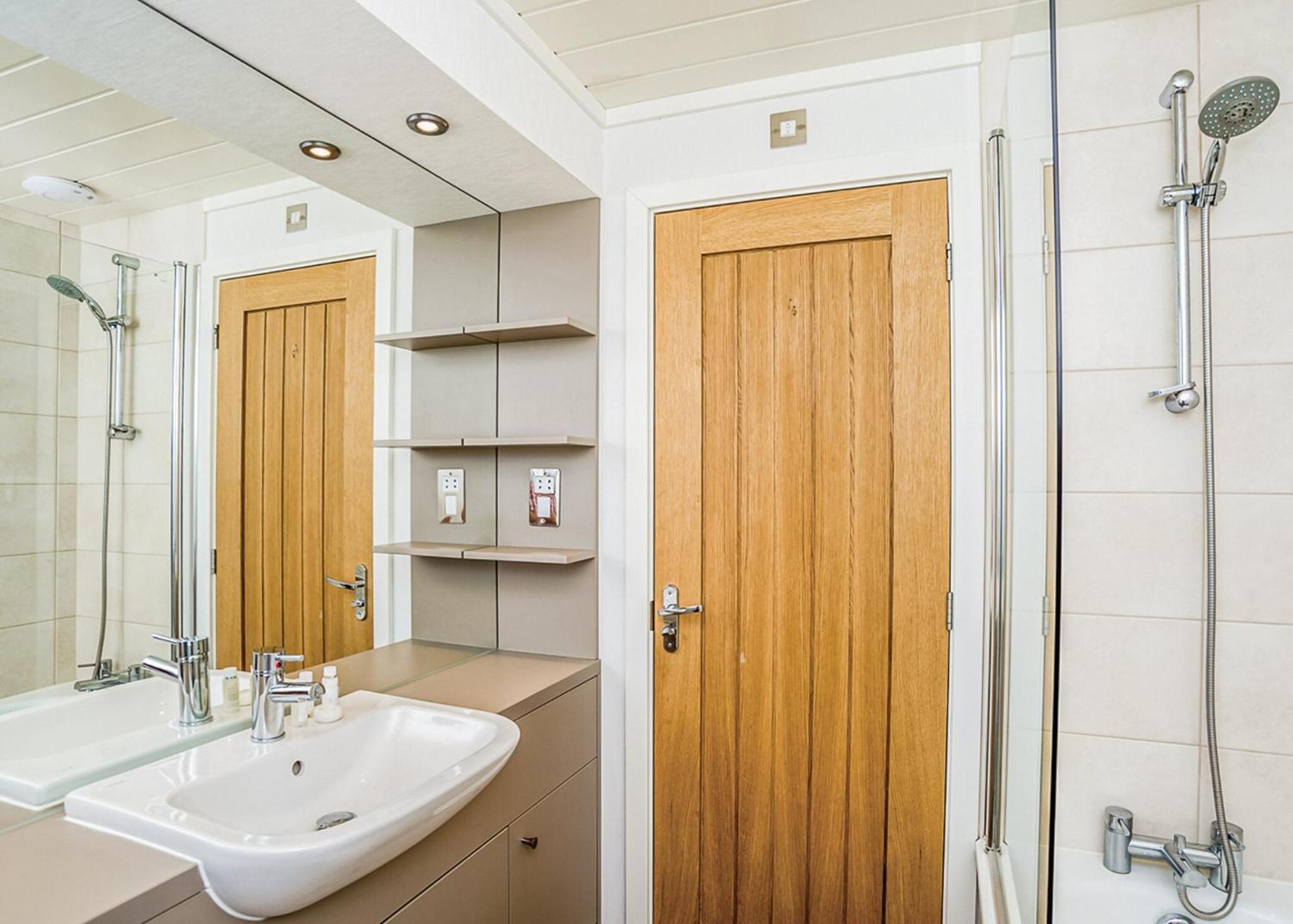 فندق Woodside Coastal Retreat Fishbourne  الغرفة الصورة